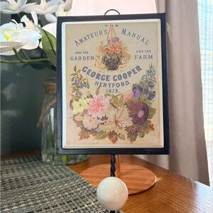 Decorative Wall Hook with Vintage Floral Tile – Garden Theme